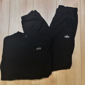 ALO Yoga Black Crewneck and Cuffed Sweats Set